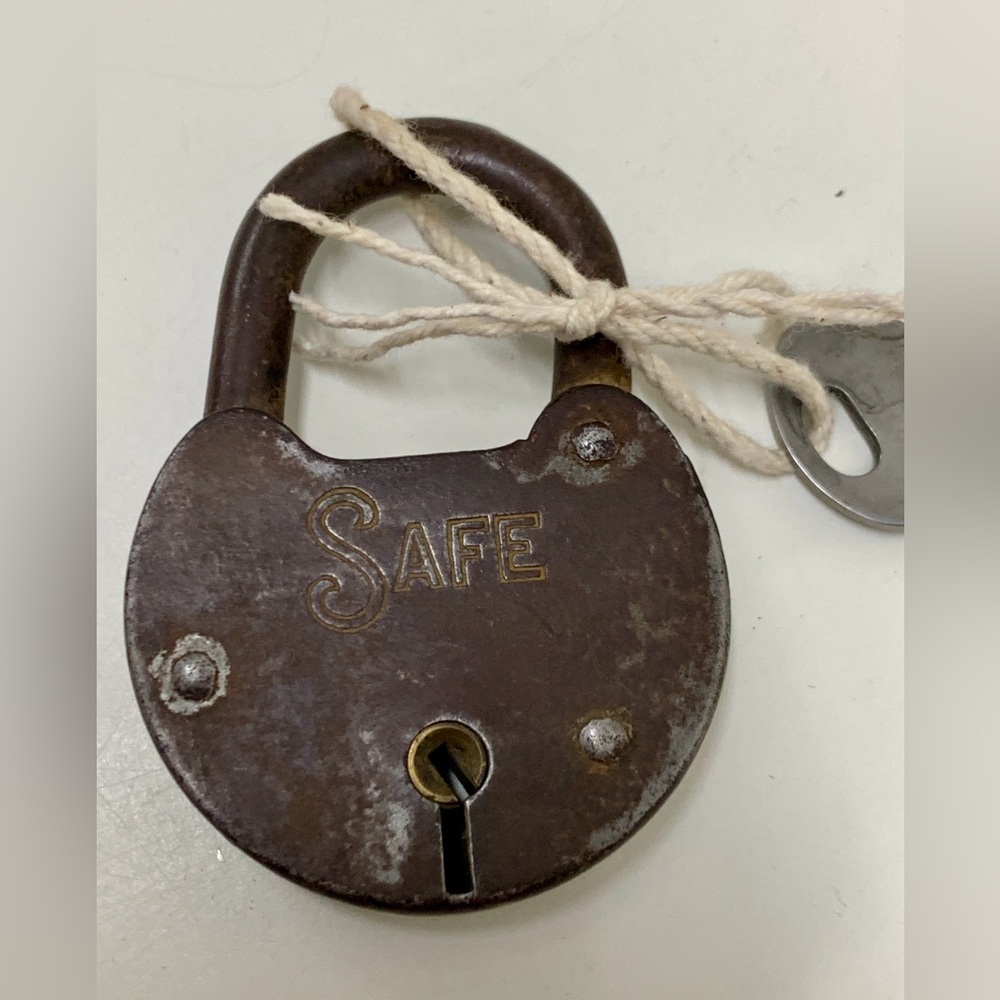 Early 20th Century Antique SAFE Funtional Vintage Metal Padlock w/ Key